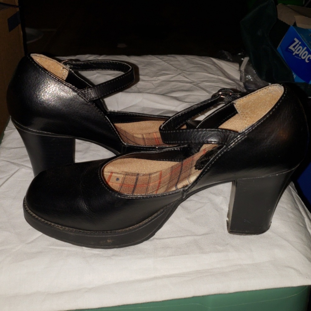 Self Esteem Size 7 Heels